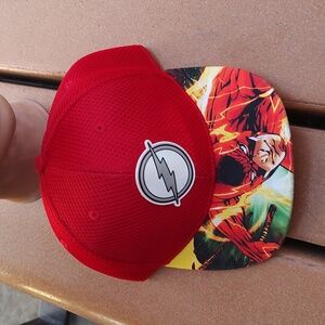 The Flash Hat Symbol Plastic Logo DC Comics Mesh Snap Back Trucker Cap Youth